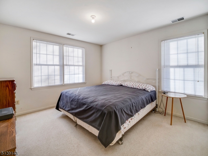 POETS PEAK - Residential