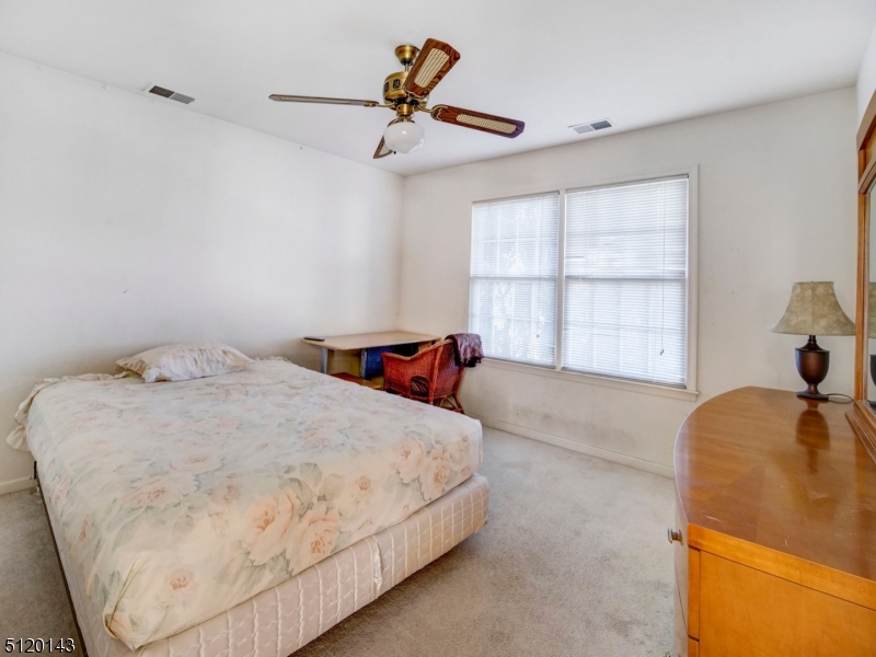 POETS PEAK - Residential