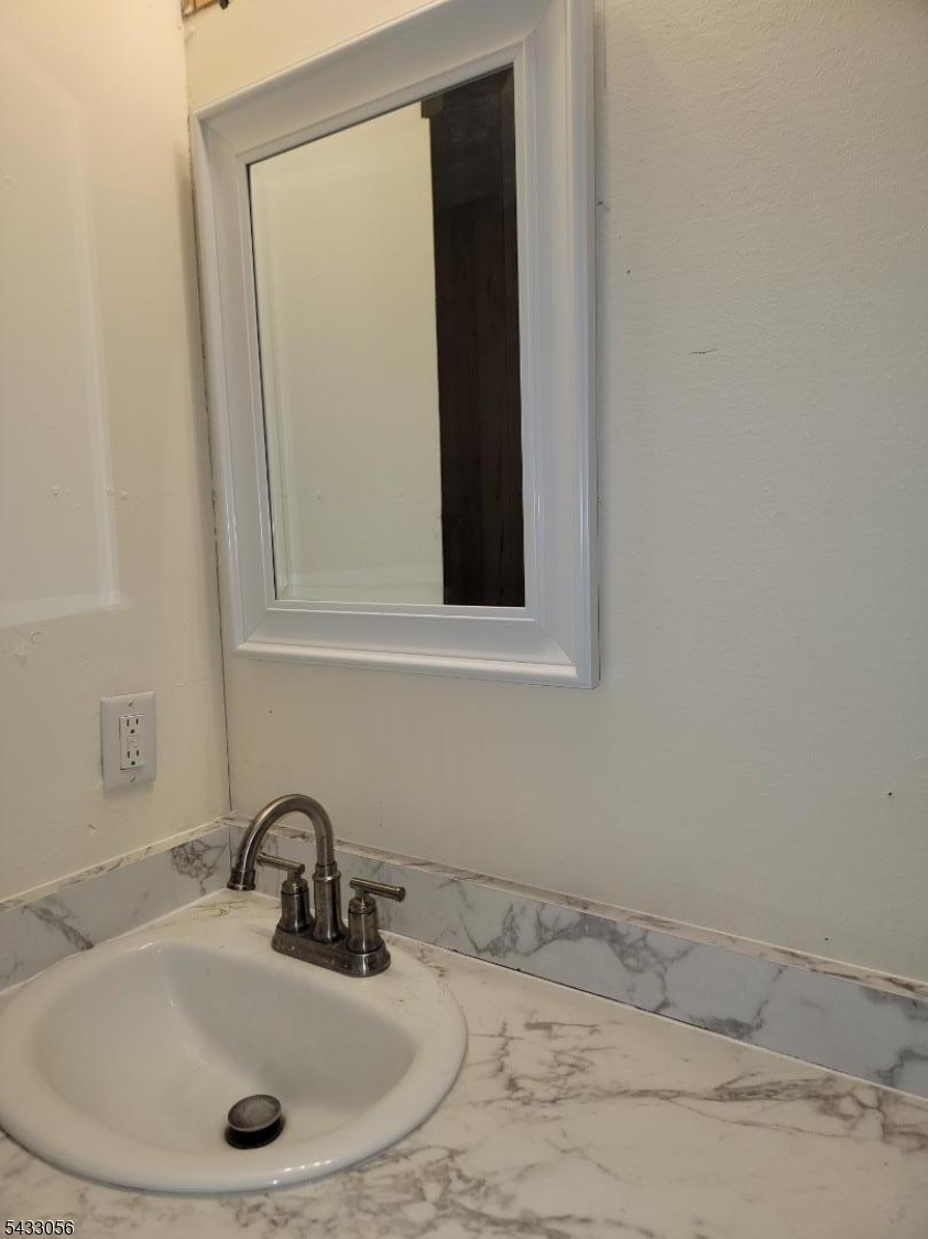 HIGH POINT COUNTRY CLUB - Residential Lease