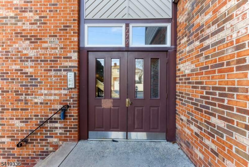 lyndhurst - Residential