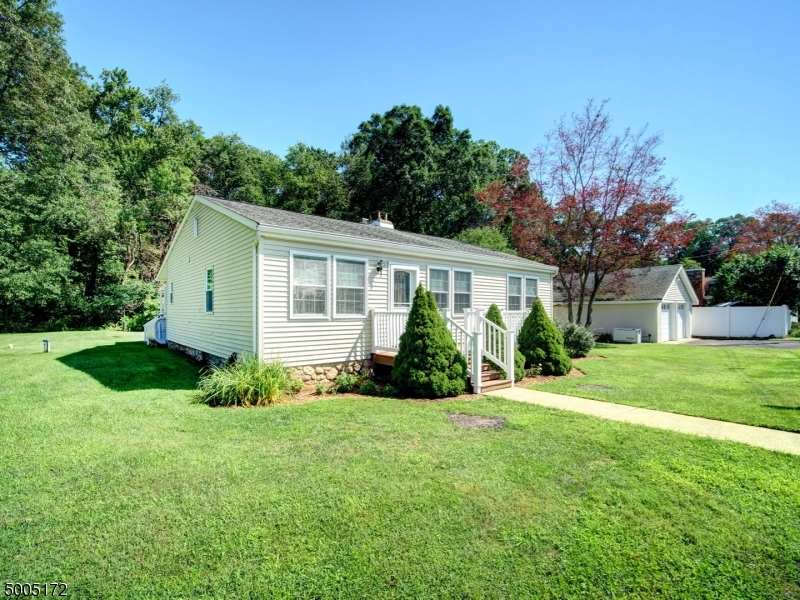 BUDD LAKE - Residential