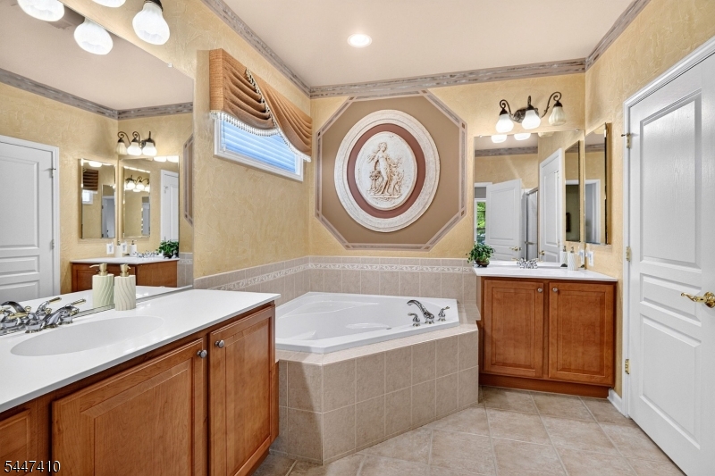 SOMERSET RUN - Residential