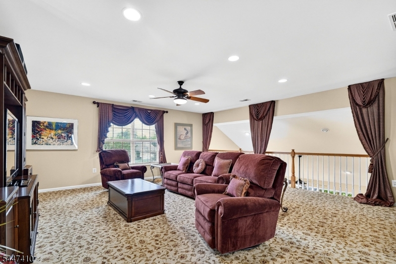 SOMERSET RUN - Residential