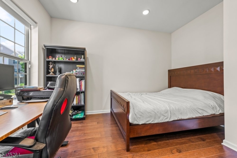 Livingston Square - Residential