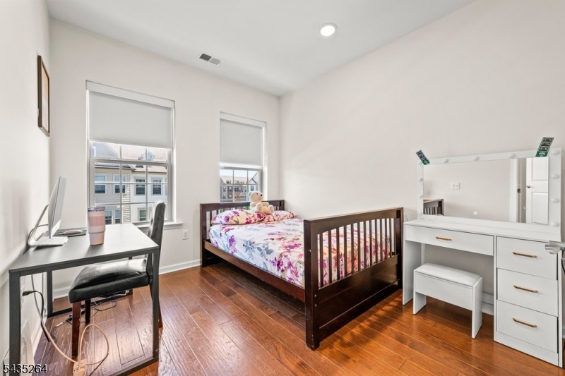 Livingston Square - Residential