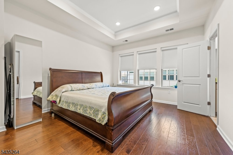 Livingston Square - Residential