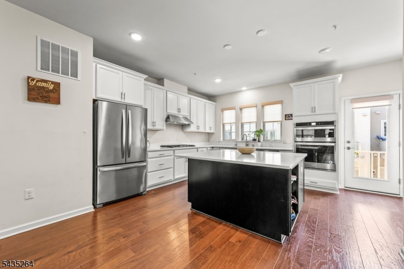 Livingston Square - Residential