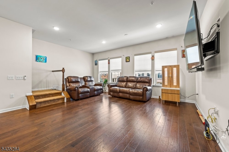 Livingston Square - Residential