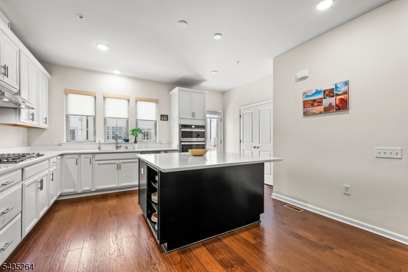 Livingston Square - Residential