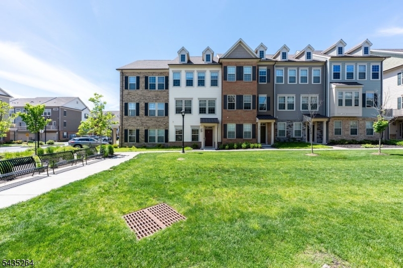 Livingston Square - Residential