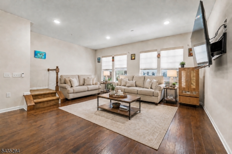 Livingston Square - Residential