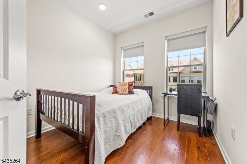 Livingston Square - Residential