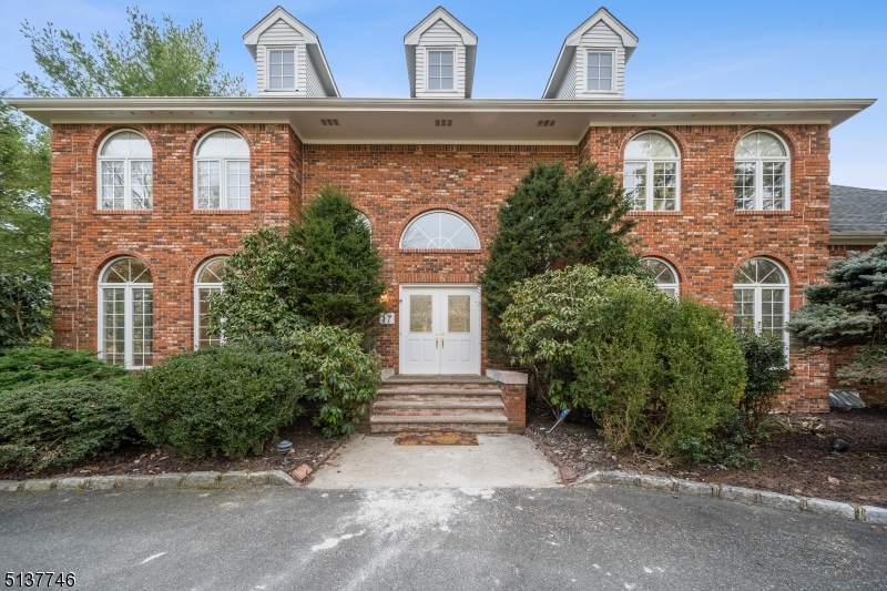 Paramount Estates - Residential