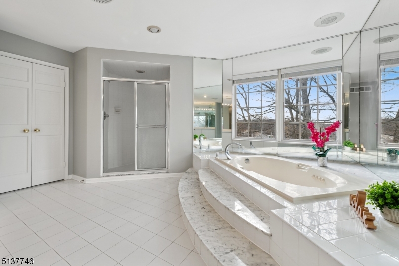 Paramount Estates - Residential