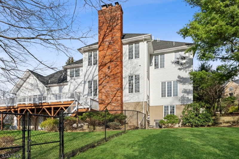 Paramount Estates - Residential