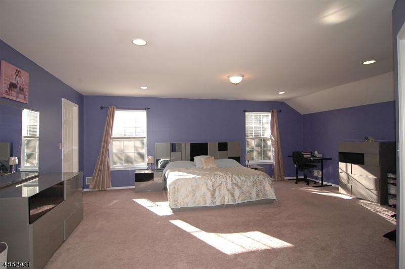 POETS PEAK - Residential