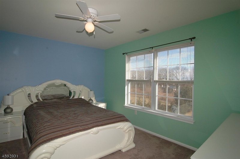 POETS PEAK - Residential