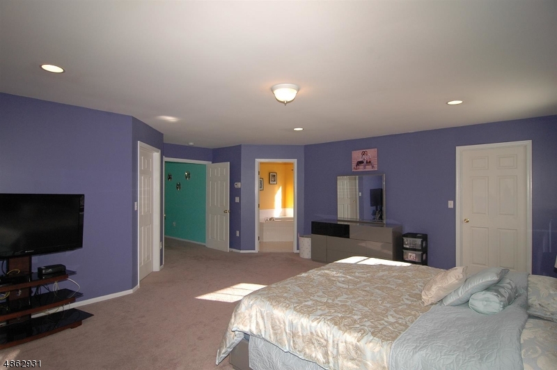 POETS PEAK - Residential