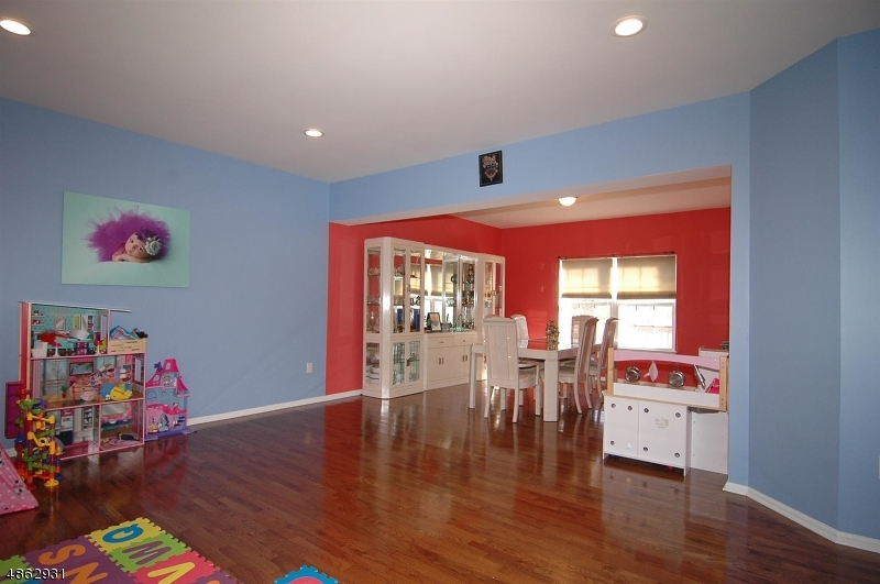 POETS PEAK - Residential