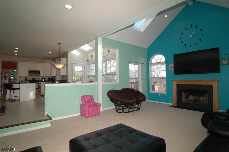 POETS PEAK - Residential