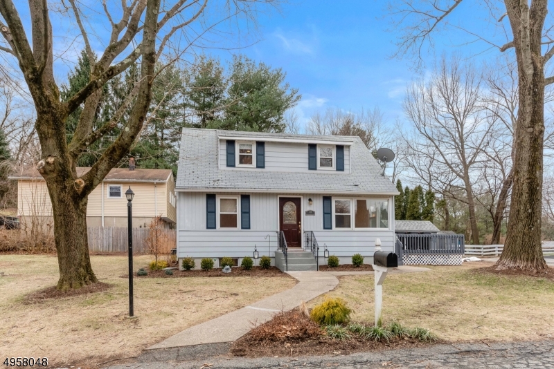 CHARMING CAPE COD LOCATED ON A CORNER LEVEL LOT ON A QUIET DEAD END CUL DE SAC. MOVE IN READY WITH NEUTRAL COLOR PALATE AND A NEWER KITCHEN & BATH. THE KITCHEN FEATURES BLACK GRANITE COUNTER TOPS, GLASS TILE BACKSPLASH & STAINLESS STEEL APPLS. KITCHEN OPENS TO A SPACIOUS DINING RM. RECESSED LIGHTING THROUGHOUT THE HOME & UPGRADED ELECTRIC IS WITH A TRANSFER SWITCH FOR GENERATOR & 2 ZONE HEATING. PARTIALLY FINISHED BASEMENT W/ NICE SIZED OFFICE & RECREATION AREA. A GOOD SIZED DECK WITH LAKE VIEWS. ONLY 1 BLOCK FROM BEACH CLUB & DOCK ACCESS. THE YARD FEATURES A NEWER SHED, PAVER PATIO & AN AMPLE SIZED SIDE YARD. ENJOY THE SUMMER IN THIS LOVELY HOME. HOME IS LOCATED NEAR MAJOR HIGHWAYS, STORES & RECREATION AREAS. THIS TERRIFIC HOME WON'T LAST. SEE IT TODAY! BOM, BUYER DID NOT OBTAIN MORTGAGE.