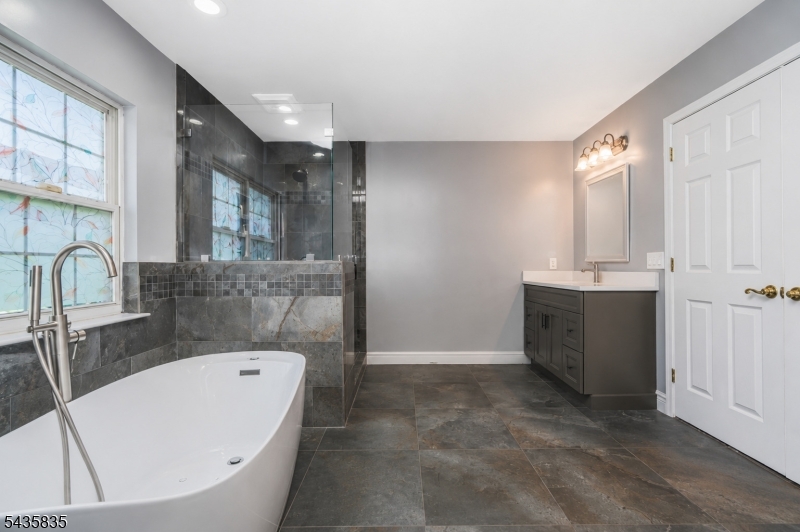 Glen Eyre - Residential