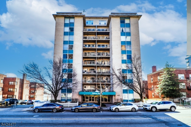 Tastefully updated and very well kept oversized one bedroom condo right off the GSP. Easy access to NYC.  Great city views from balcony.  Parking available for a fee