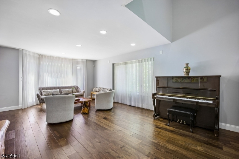 Crystal Woods - Residential