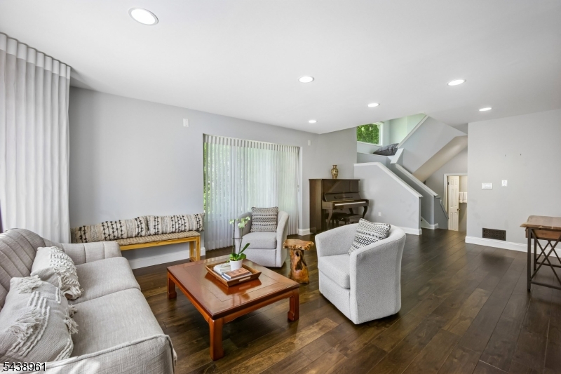 Crystal Woods - Residential