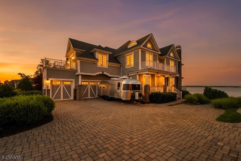 Lighthouse Bay - Residential