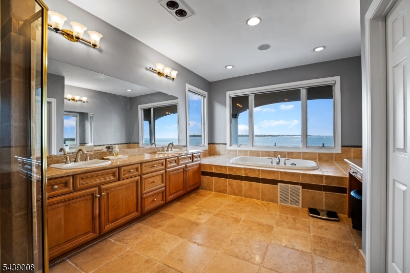 Lighthouse Bay - Residential