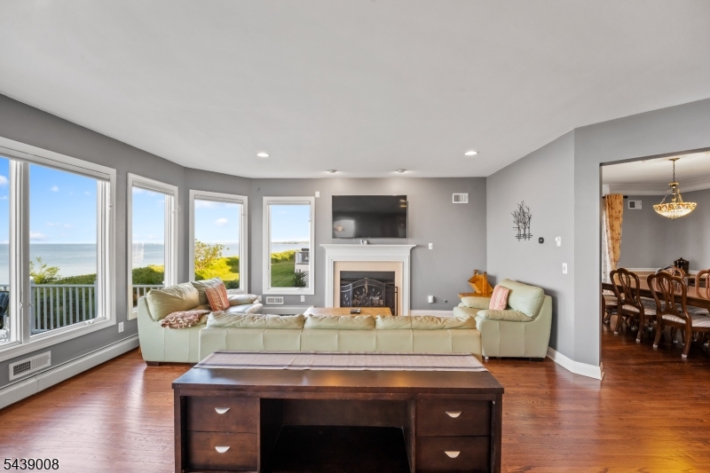 Lighthouse Bay - Residential
