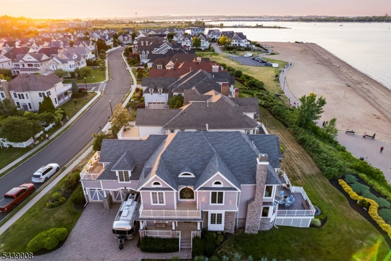 Lighthouse Bay - Residential