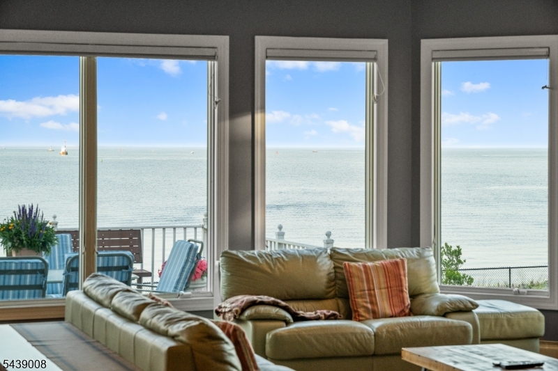 Lighthouse Bay - Residential