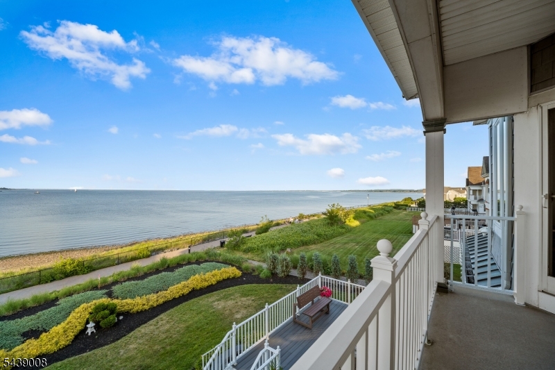 Lighthouse Bay - Residential