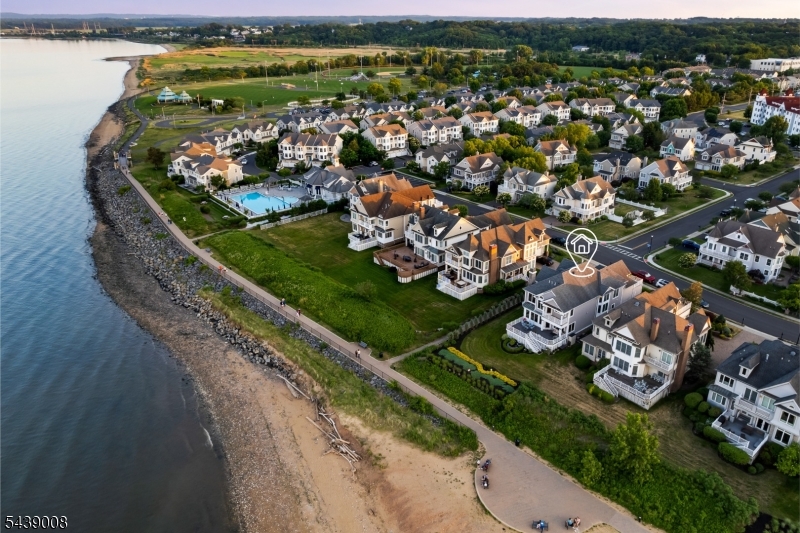 Lighthouse Bay - Residential