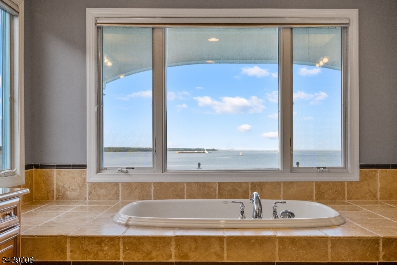 Lighthouse Bay - Residential