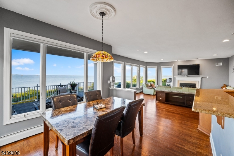 Lighthouse Bay - Residential