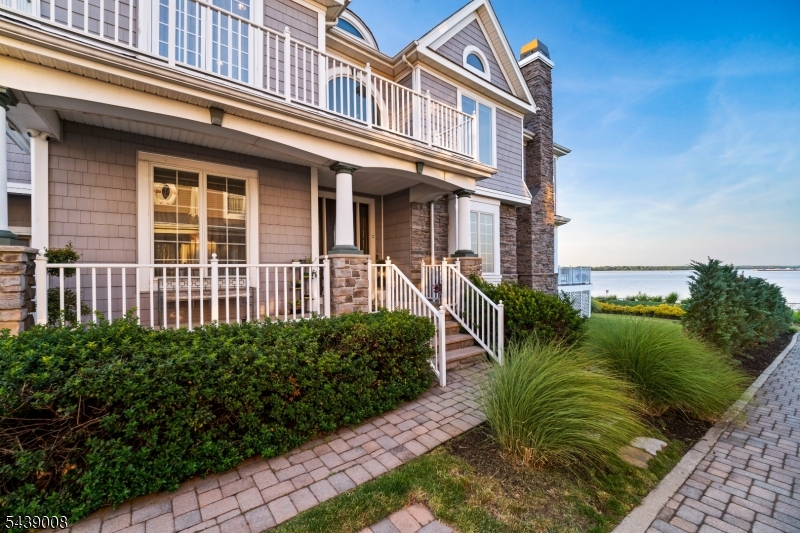 Lighthouse Bay - Residential