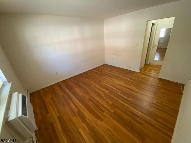 MOUNTAIN CLUB - Residential Lease