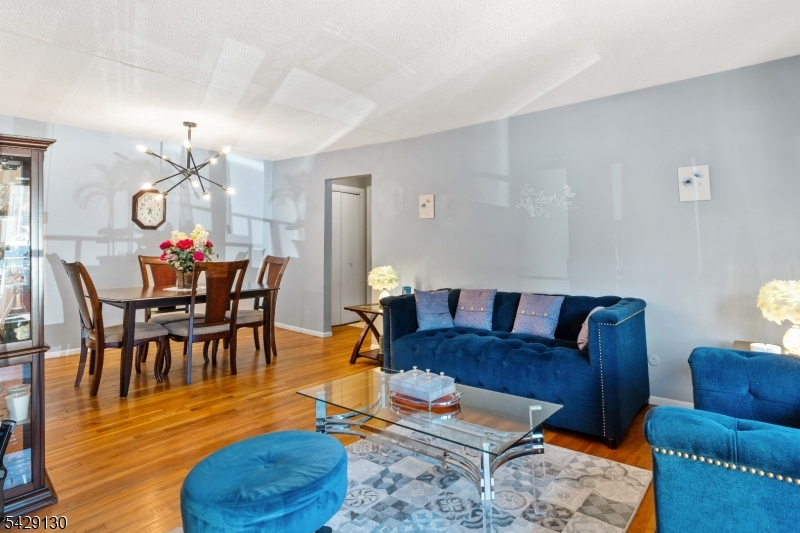 Whitestone Garden - Residential