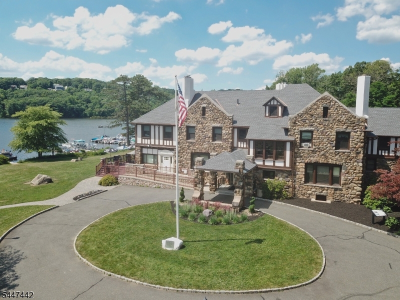 White Meadow Lake - Residential