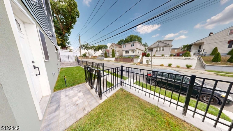 The Estates at 5th Avenue - Residential