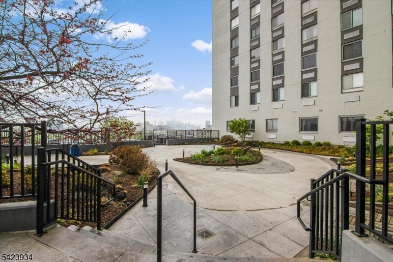 The Doric - Residential