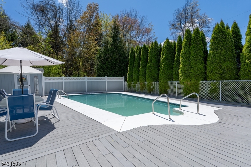 Barry Lakes - Residential