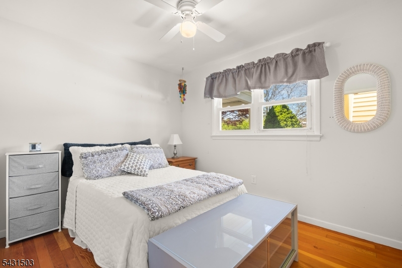 Barry Lakes - Residential