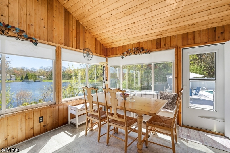 Barry Lakes - Residential