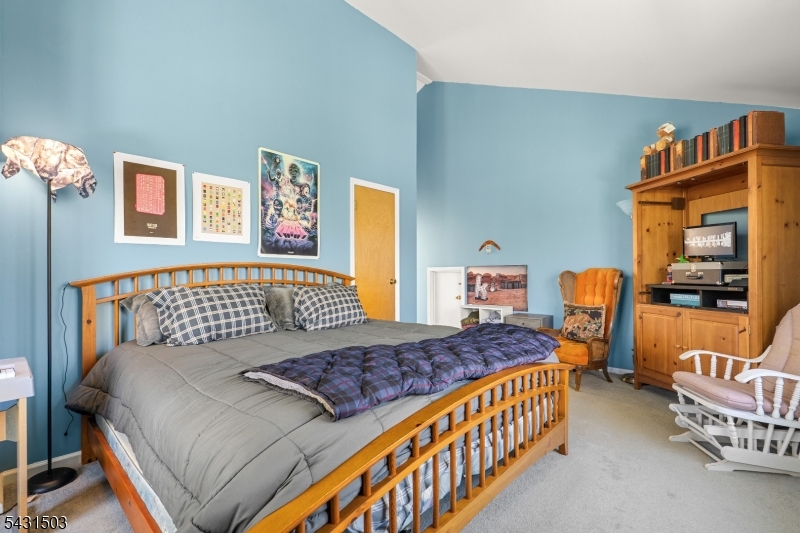 Barry Lakes - Residential