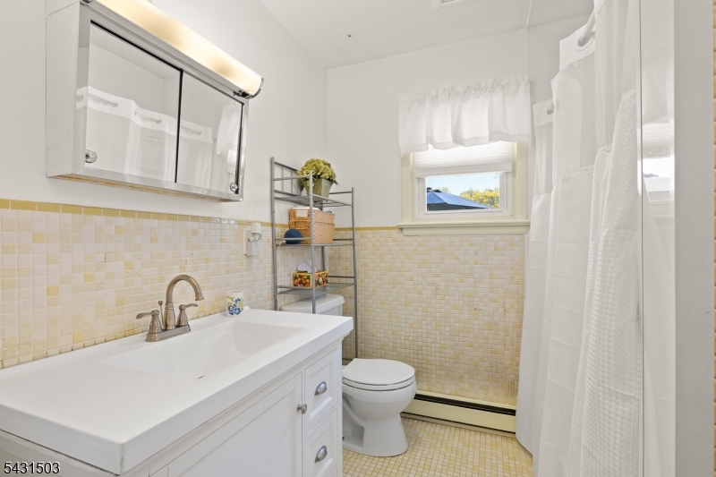 Barry Lakes - Residential