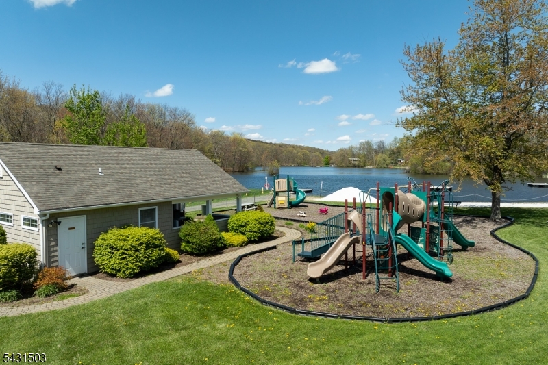 Barry Lakes - Residential
